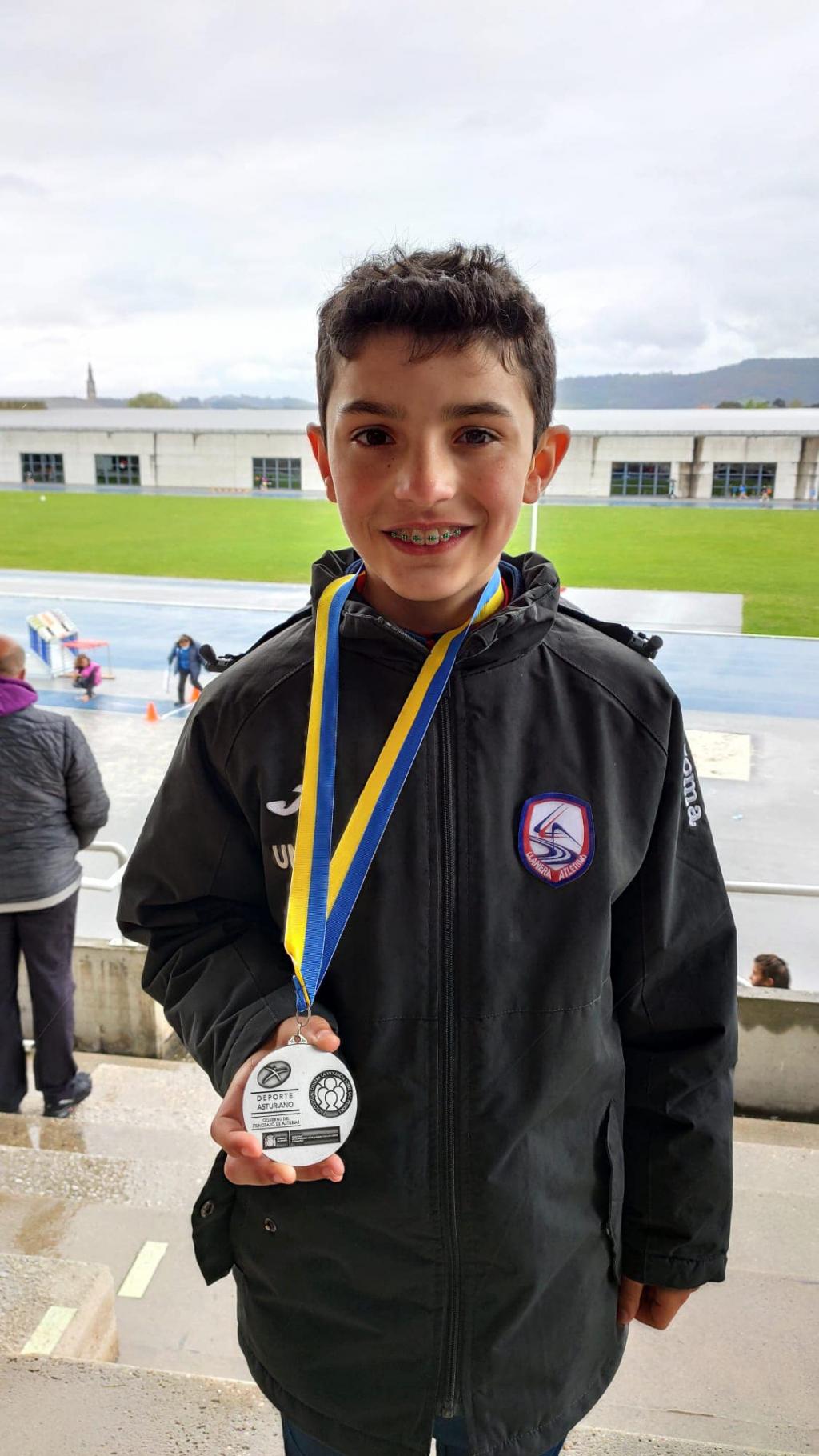 El Tapin - Muy buenos resultados para el Llanera Atletismo en los Juegos Deportivos y el campeonato de Asturias absoluto de clubes