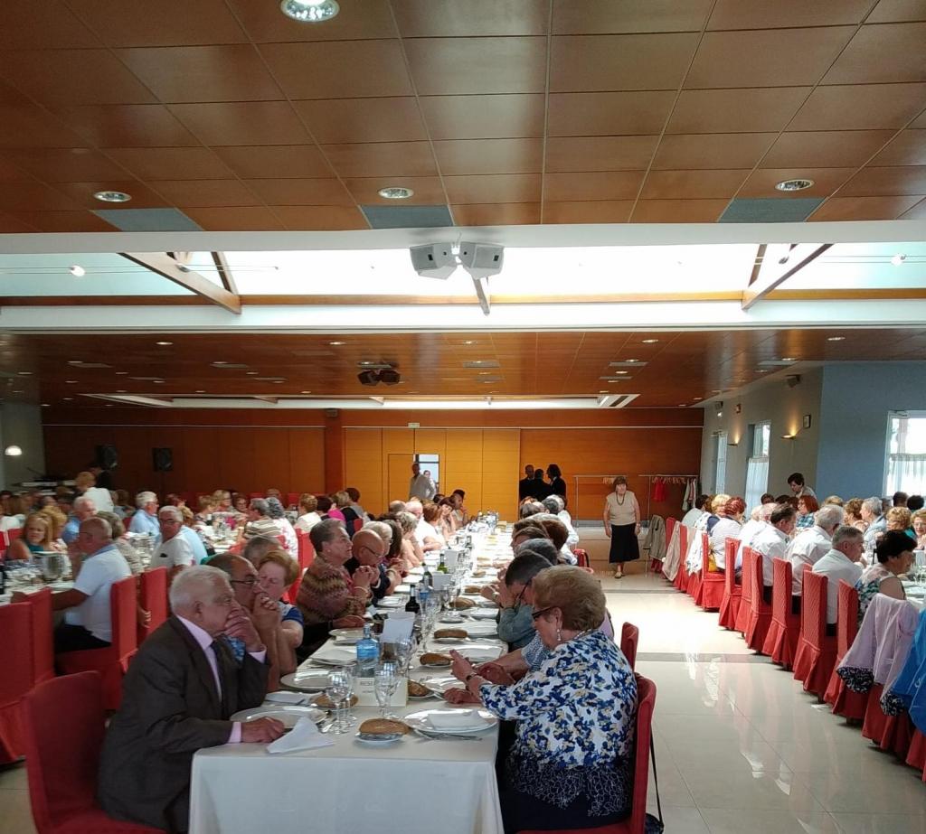El Tapin - El Hogar del Pensionista El Carmín celebrará su Fiesta del Socio el próximo viernes 24 de junio en el restaurante Amandi.
