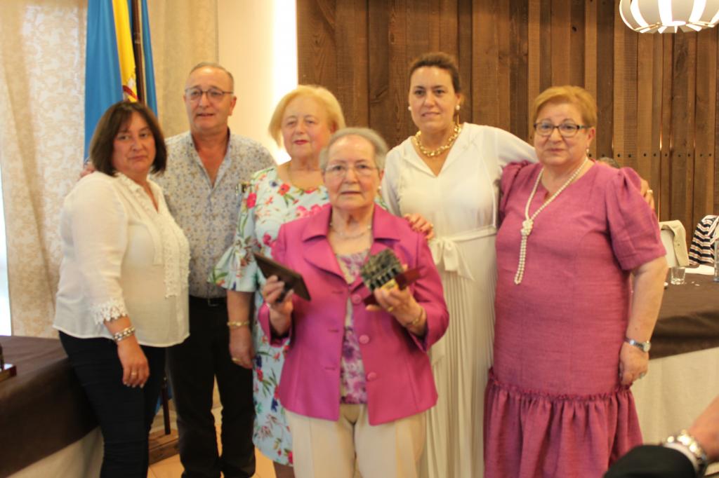 El Tapin - El Hogar del  Pensionista El Carmín homenajeó a sus mayores