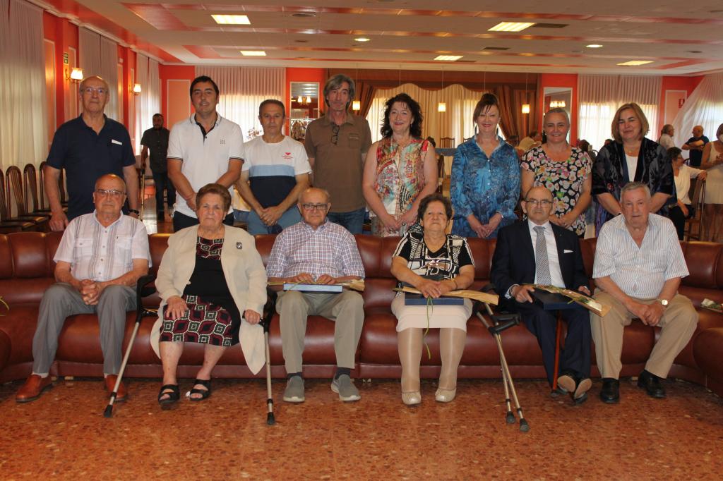 El Tapin - Los mayores de Villardeveyo recibieron su merecido homenaje