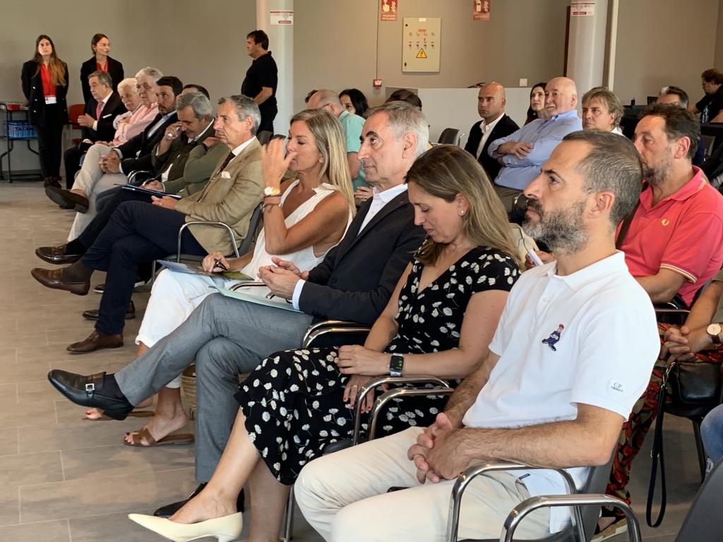 El Tapin - El alcalde de Siero acudió a la entrega de la distinción anual a la asociación "Restaurantes de fomento de la cocina asturiana"