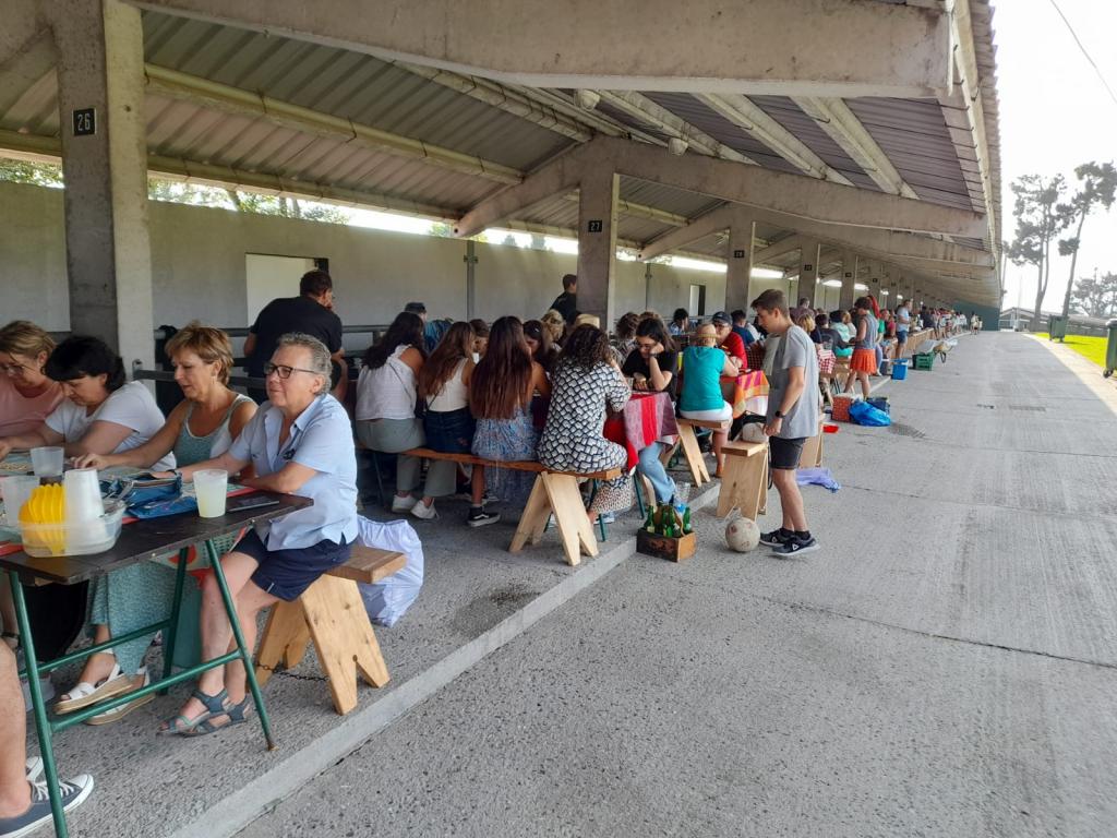 El Tapin - La Asociación de Vecinos San Juan de Ables cerró el verano con su jira en el recinto ferial