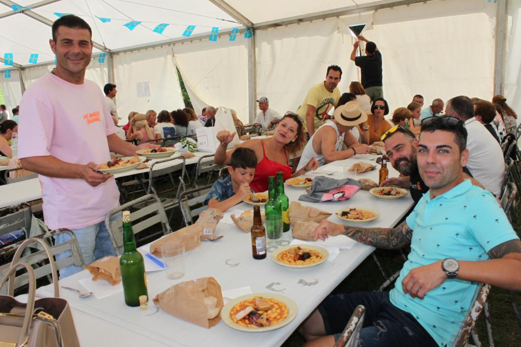 El Tapin - 450 persona degustaron la tradición fabada de las fiestas de Leceñes
