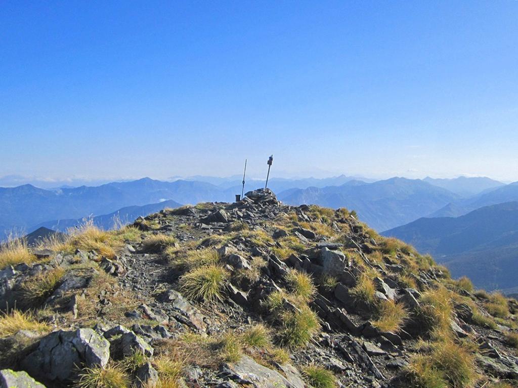 El Tapin - Club de Montaña y Senderismo Pataricu  de ruta a Pico Estorbín de Valverde  