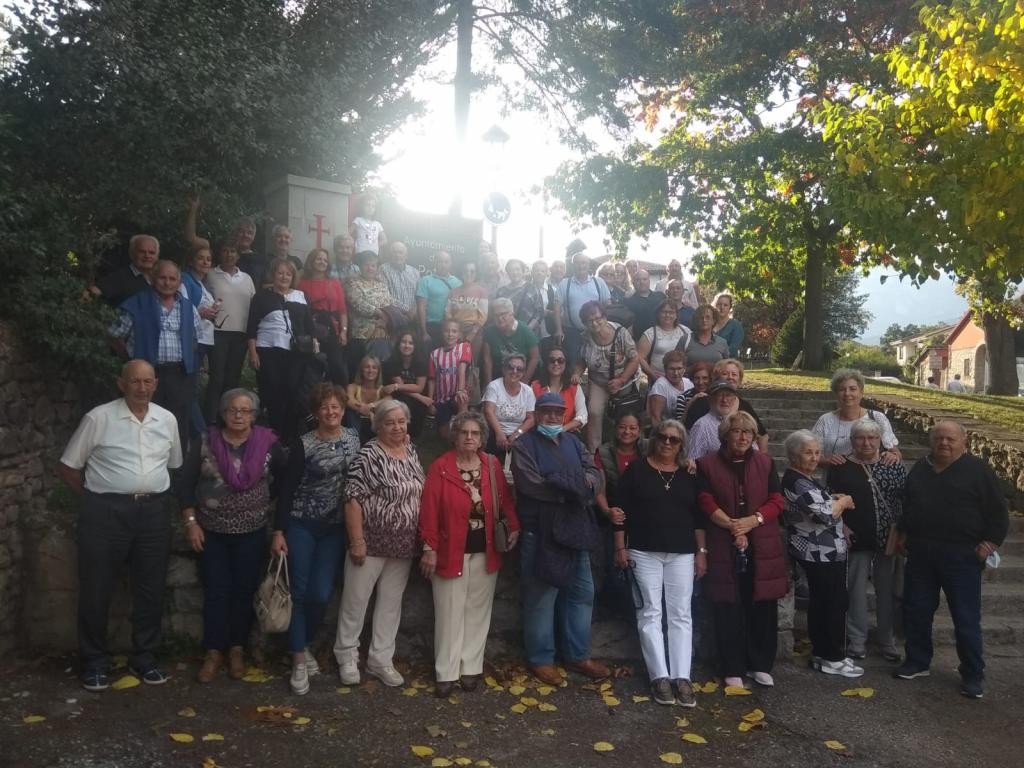 El Tapin - Viaje cultural de la Asociación de Vecinos de Bonielles a Cangas de Onís y Potes