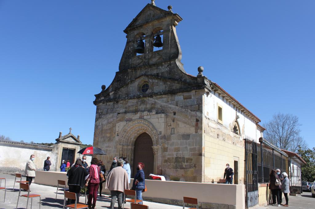 El Tapin - Malestar entre los feligreses de Vega de Poja por la fecha en la que se celebrará la Misa de Todos Los Santos