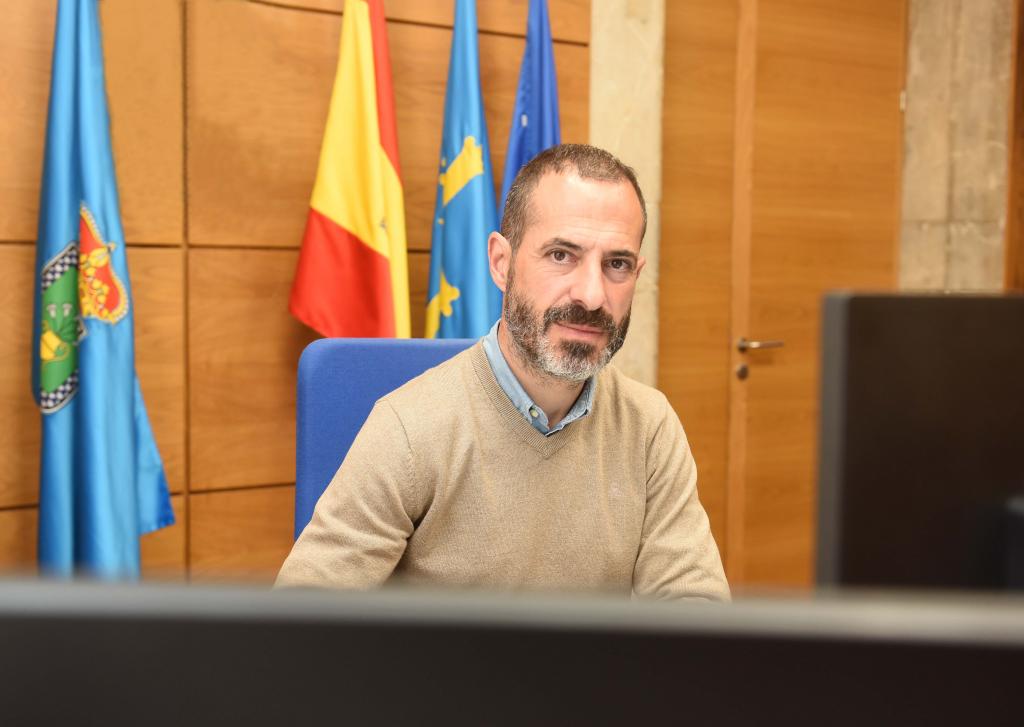 El Tapin - La sociedad asturiana felicita a José Julio Velasco Bolaño, Llanerense del Año 2022