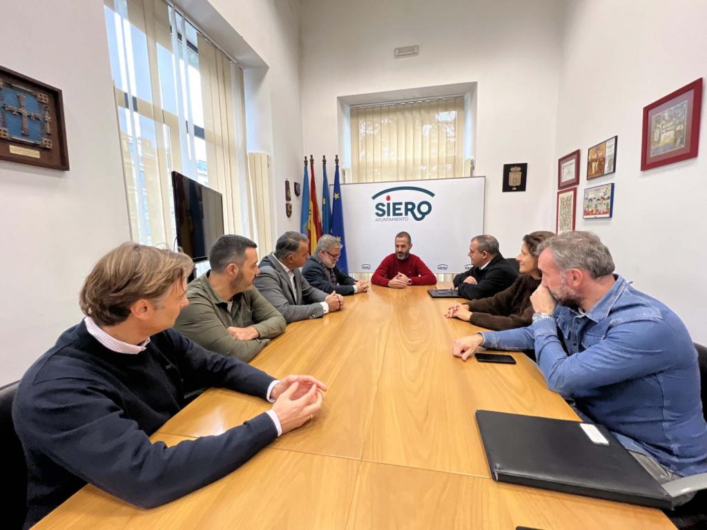 El Tapin - El Ayuntamiento de Siero firma un acuerdo de colaboración con la Federación de Áreas Industriales