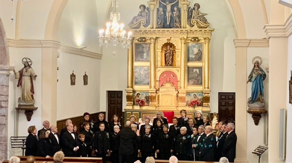 El Tapin - La iglesia de San Cucao acogió el concierto de Navidad organizado por la Asociación de vecinos