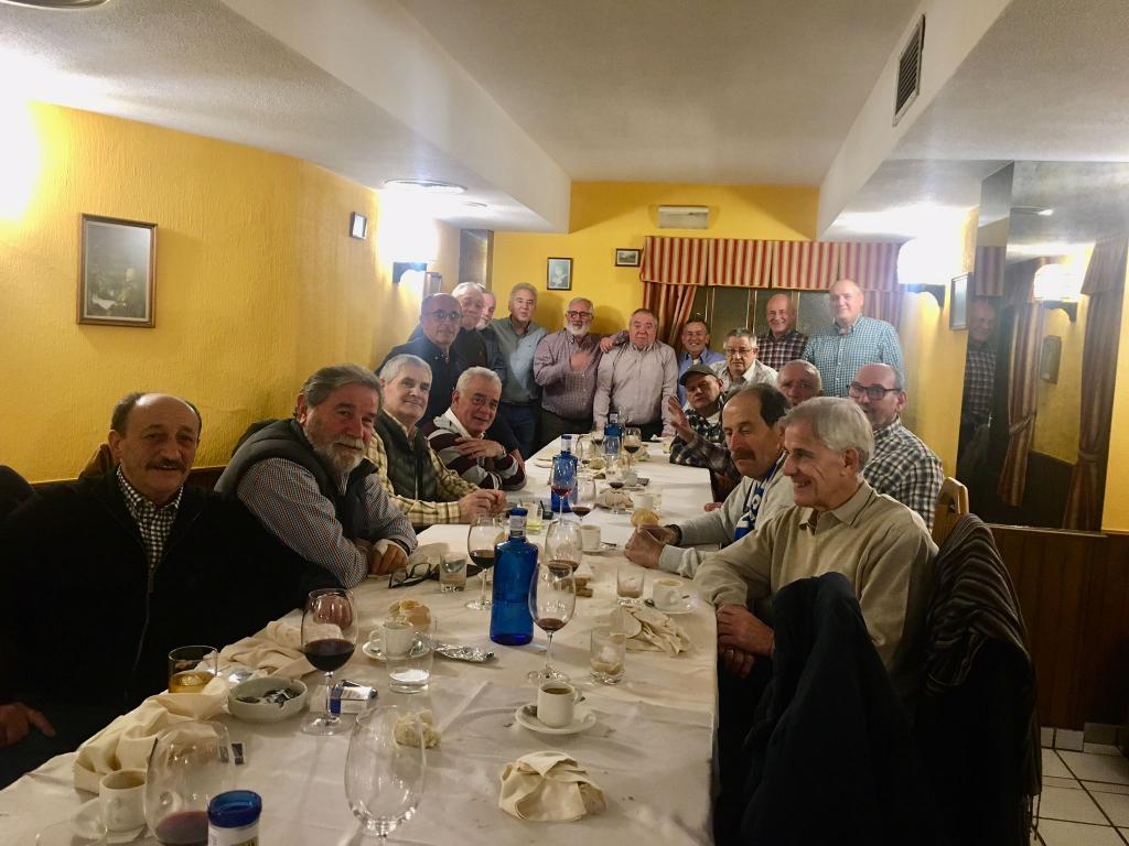 El Tapin - La Generación del 56 de las Escuelas de Lugones se volvió a reunir por Navidad