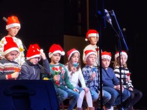 El Tapin - La Escuela Municipal de Música de Llanera ofreció su Concierto de Navidad con más de un centenar de espectadores