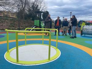 El Tapin - Soto de Llanera estrena la nueva zona de juegos infantiles y el parque biosaludable