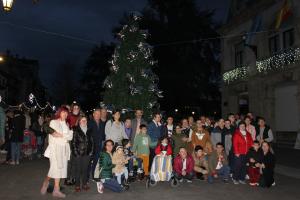 El Tapin - La Asociación Nora encendió su árbol de Navidad