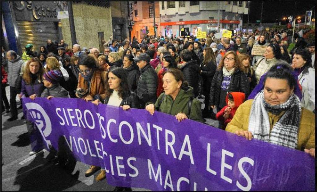 El Tapin - La Plataforma de Siero escontra les Violencies Machistes expresó su decepción por la nula implicación del Ayuntamiento en la lucha contra la violencia machista