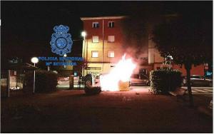 El Tapin - La Policía Nacional detiene al presunto autor de la quema de varios contenedores en Lugones