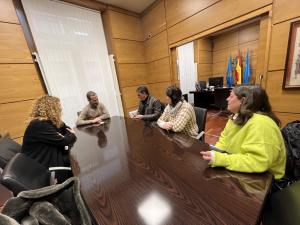 El Tapin - El alcalde de Siero se reunió con Asturias del Movimiento por la Paz