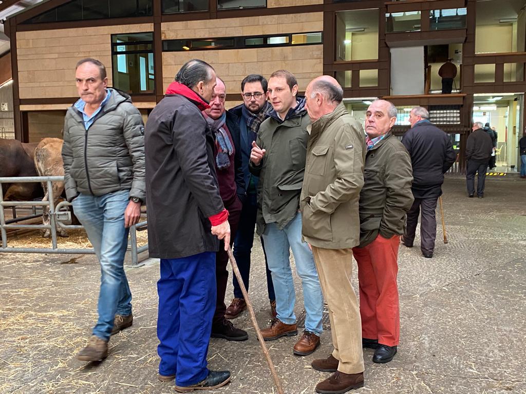 El Tapin - Adrián Pumares se fija como objetivo en Pola de Siero “revisar la normativa, actualizar la Ley de tasas y reducir la burocracia a los ganaderos asturianos”