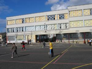 El Tapin - Llanera adjudica la redacción del proyecto de renovación de las instalaciones eléctricas del colegio de Posada