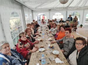El Tapin - Las regueranas de la Asociación El Orbayu se reúnen para su comida anual