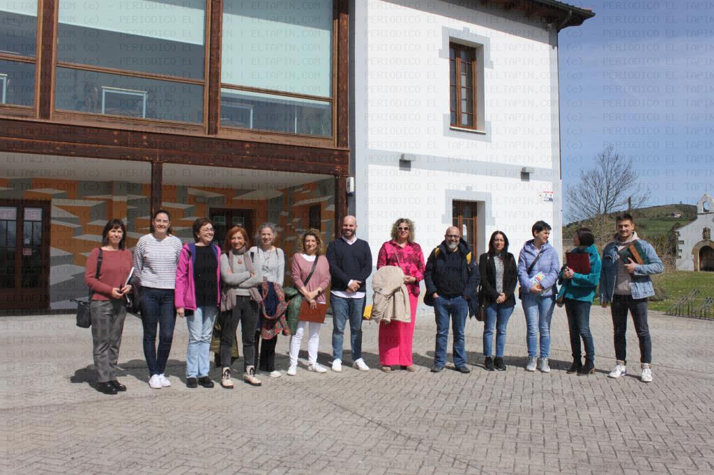 El Tapin - La Casa de Cultura de Lugo de Llanera acogió la reunión de coordinación de la Red de Oficinas Jóvenes de Asturias