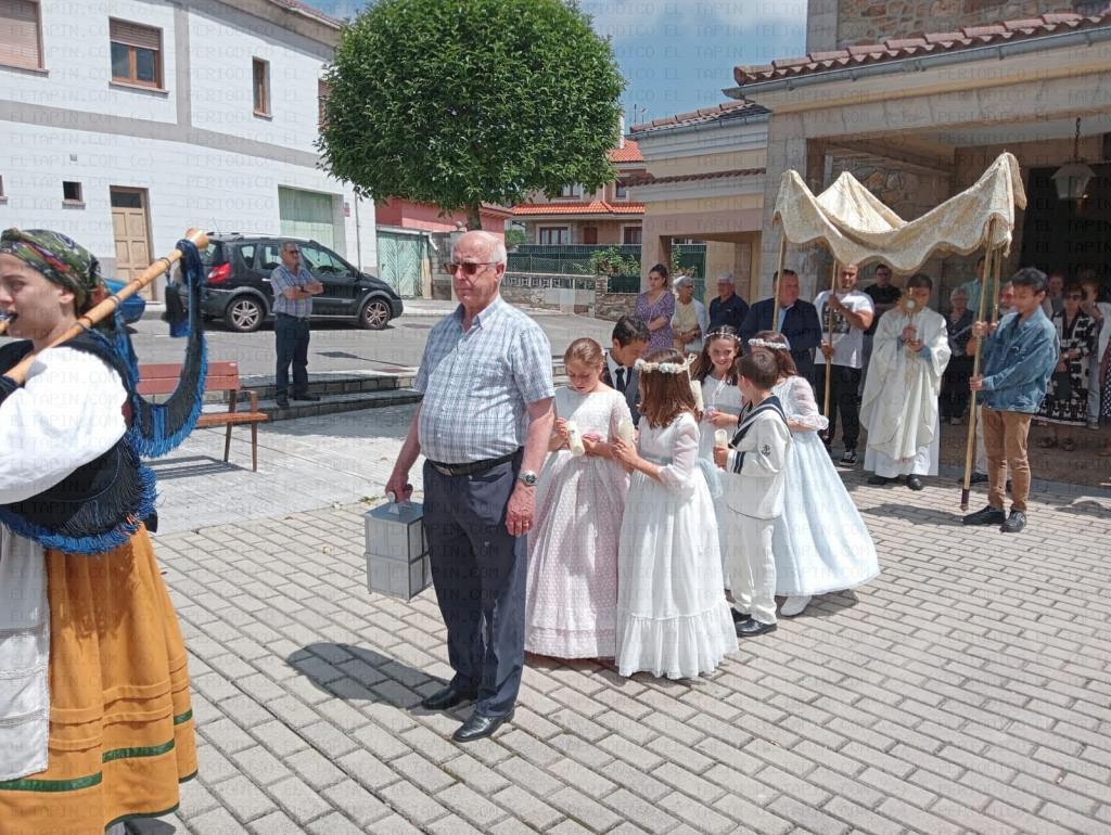 El Tapin - Lugo de Llanera celebró el Corpus Christi