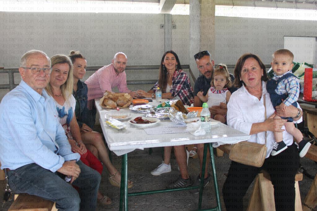 El Tapin - Los vecinos celebran el “Domingo de Perdón” de los Exconxuraos con la comida campestre entre familia y amigos