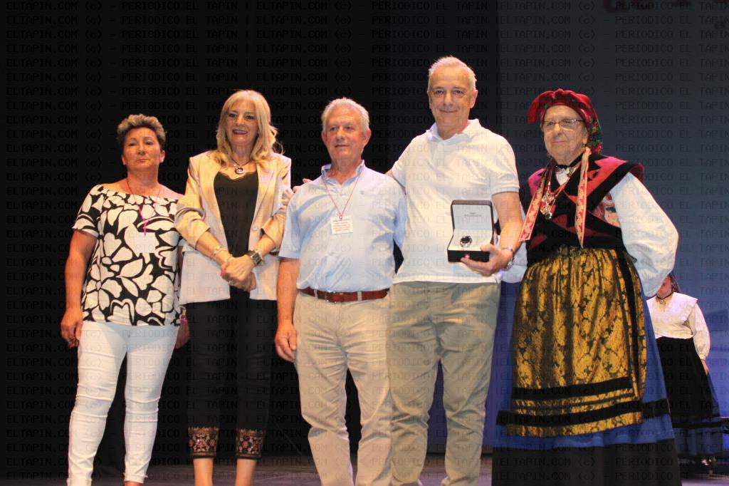 El Tapin - Ramón Quirós se despide de su etapa laboral en el XXV Festival Internacional de Folclore de Siero “María Campo”