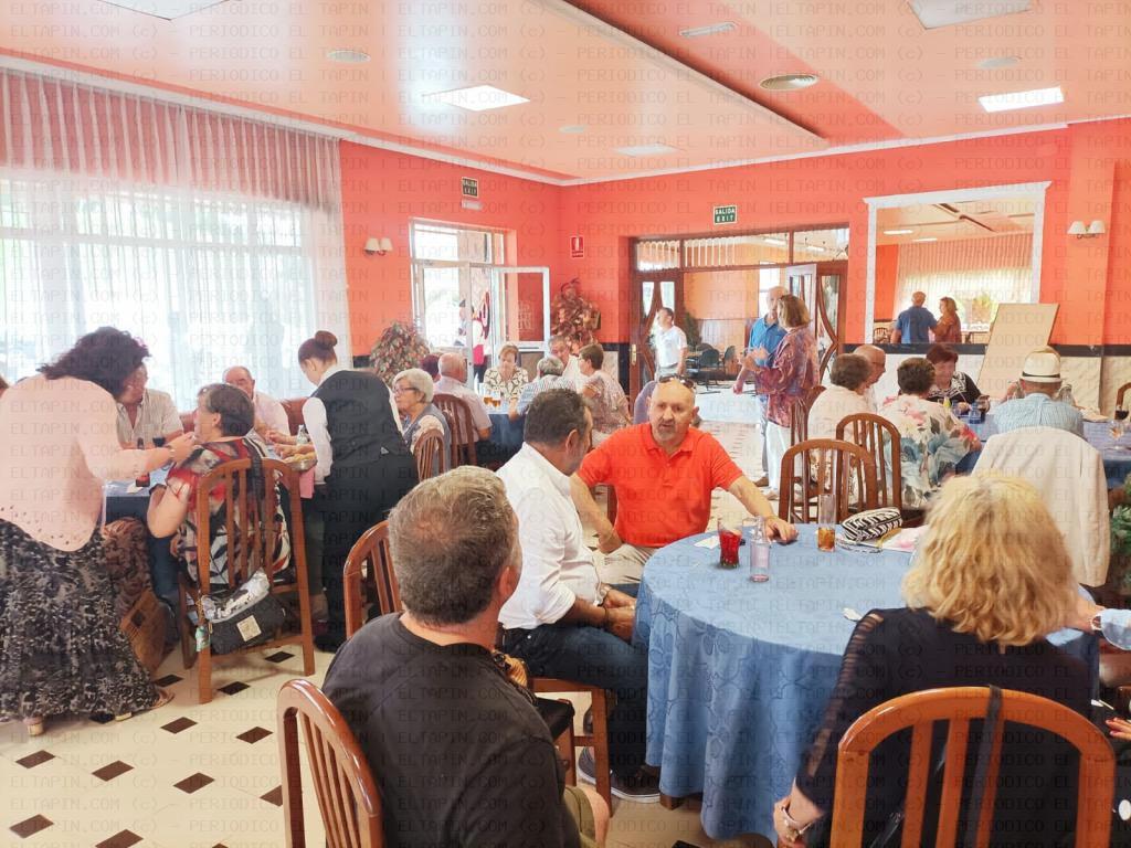 El Tapin - La Asociación de Vecinos de Villardeveyo celebró la comida de hermandad