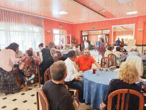 El Tapin - La Asociación de Vecinos de Villardeveyo celebró la comida de hermandad