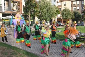 El Tapin - Los títeres, María y Juancito, animaron las calles de Posada y Lugo