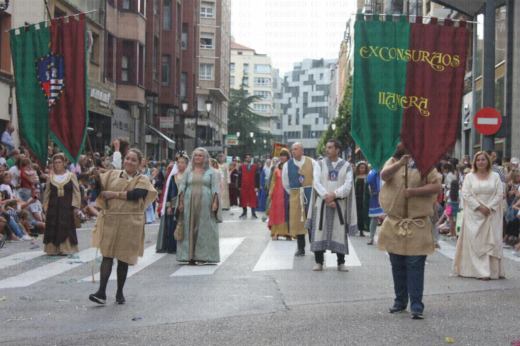 El Tapin - Los Exconxuraos desfilaron en el Día de América, en Oviedo