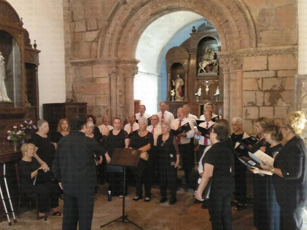 El Tapin - La Coral Polifónica de Llanera ofreció un concierto en la iglesia de Arlós