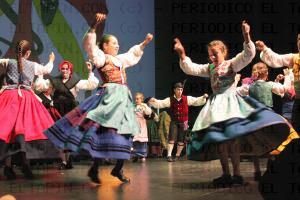El Tapin - La Agrupación Folclórica Cuélebre de Lugones celebró el Festival Folclórico de su XV Aniversario