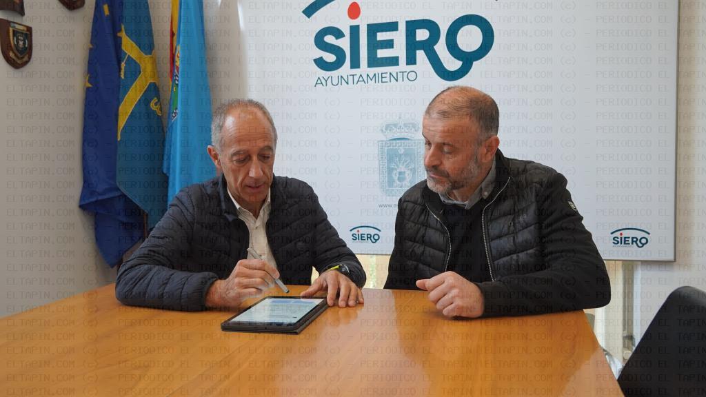 El Tapin - El concejal de Deportes de Siero firmó el convenio con el Atlético de Lugones para la cesión de las instalaciones deportivas Santa Bárbara