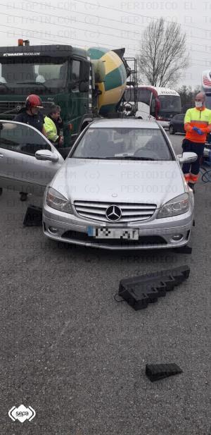 El Tapin - Una persona herida en un accidente de tráfico ocurrido en la rotonda AS-17, en Lugones