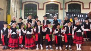 El Tapin - El colegio Peña Careses celebra el Mercadillo Solidario de Güevos Pintos