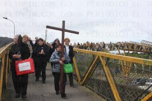 El Tapin - El Vía Crucis da inició al Viernes Santo en Lugones
