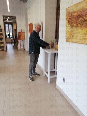 El Tapin - Antón García Secades expone su muestra "Testures" en la Casa de Cultura de Lugo de Llanera