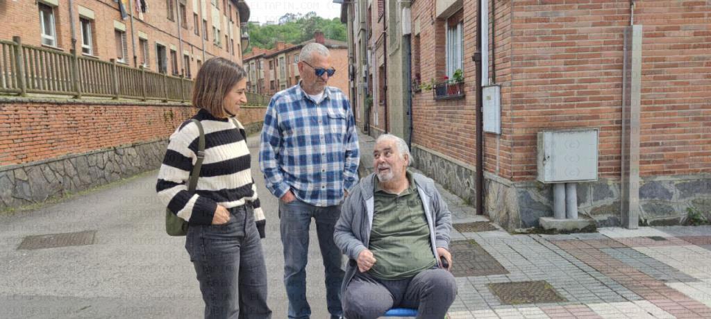 El Tapin - Podemos Siero denuncia un año de espera por una plaza de aparcamiento para una persona con discapacidad