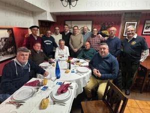 El Tapin - La peña gastronómica La Xinta celebró su 35 aniversario en El Polesu