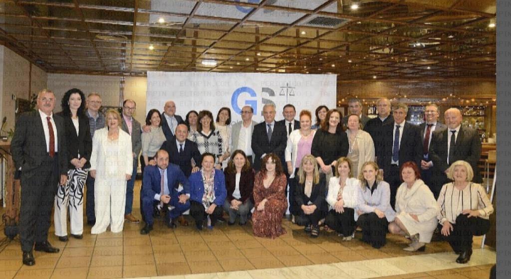 El Tapin - Se entregaron 27 distinciones en el IV Encuentro Colegial Graduados Sociales Asturias celebrado en el Restaurante La Campana