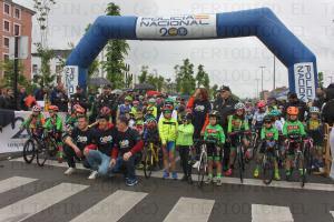 El Tapin - Las escuelas de ciclismo compitieron en Lugones con motivo del Bicentenario de la Policía Nacional