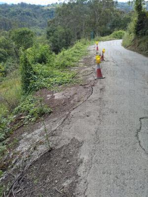 El Tapin - Los vecinos de Varé denuncian el deterioro de la carretera causado por las obras del ferrocarril 