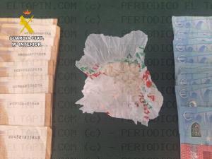 El Tapin - La Guardia Civil intercepta a una persona con 32 gramos de cocaína escondida en la funda de un ordenador 