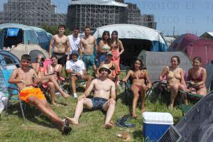 El Tapin - Jóvenes de toda España llenan el camping del Boombastic 