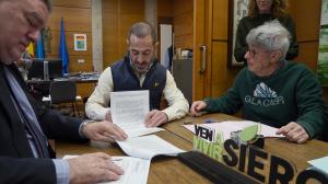El Tapin - Siero mejorará el paso de la avenida de Gijón, en La Pola, tras demoler un inmueble