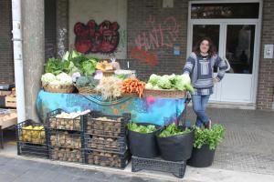 El Tapin - Los vendedores de verdura del mercadillo de Lugones vuelven a los soportales