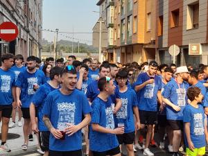 El Tapin - GALERÍA DE IMÁGENES: Una marea azul invadió las calles de Lugo con motivo de La Pingadura