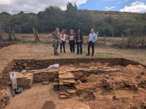 El Tapin - El hallazgo de un nuevo edificio con pinturas murales refuerza la importancia del yacimiento romano de La Estaca/Andayón