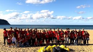 El Tapin - Grupo Díaz Carbajosa retira 44 kilos de residuos en la playa de Rodiles en su tercera edición de Mójate contra la Basuraleza